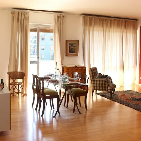Appartamento Luminous Stylish Quiet 150m2, Tre Torri